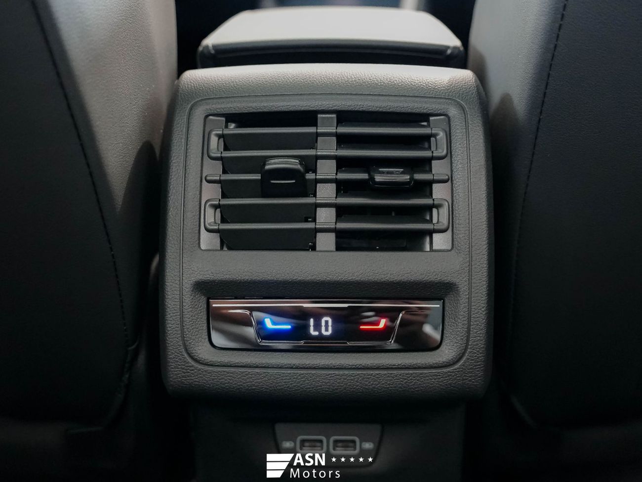 Volkswagen Golf R-Line Black Package 1.5 Turbo 2025 (Harman Kardon + HUD)