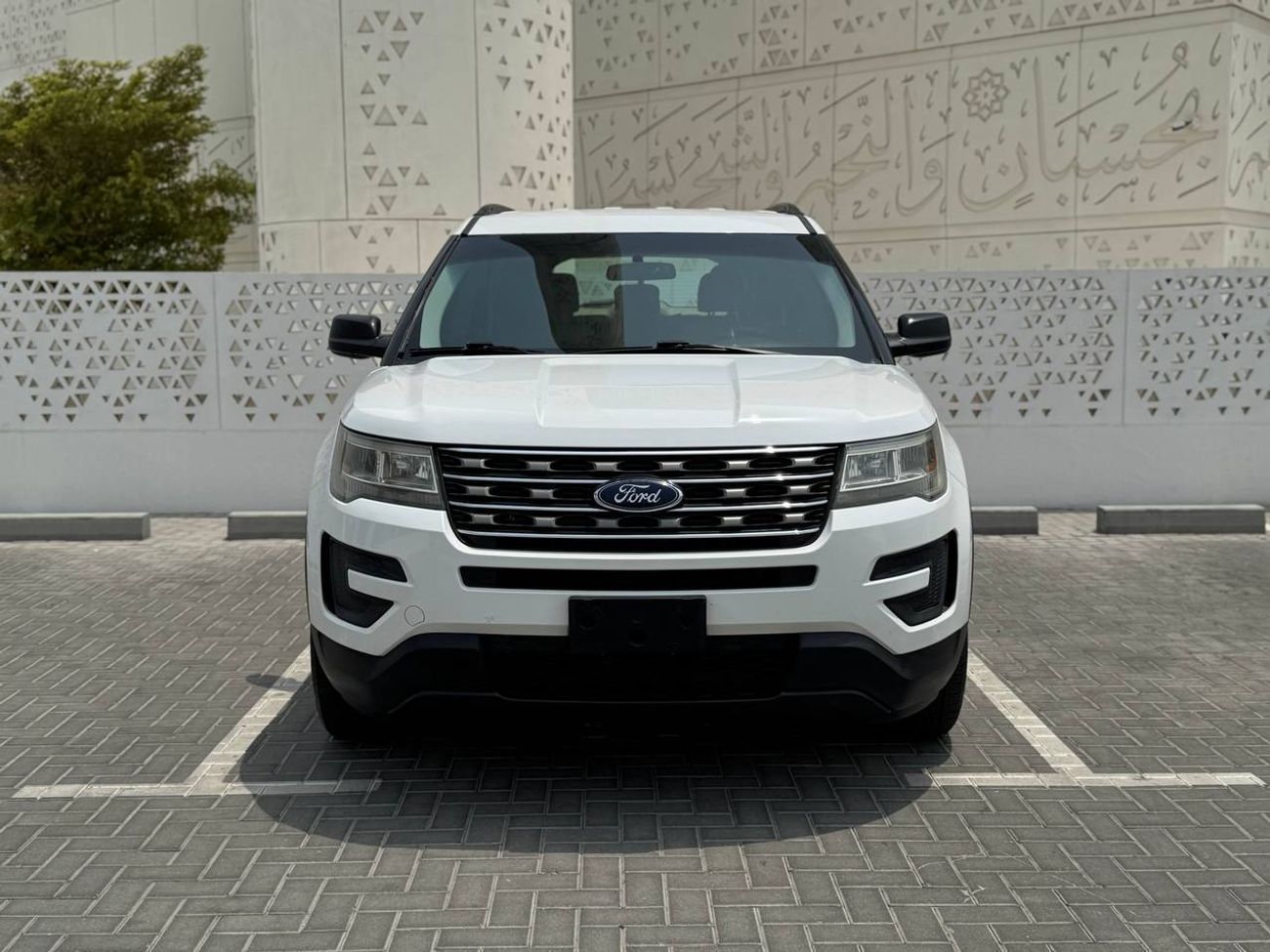 Ford Explorer Std 3.5L 4WD