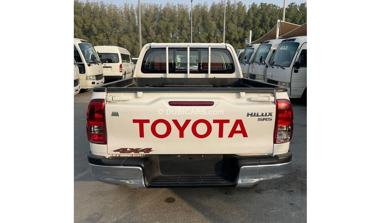 تويوتا هيلوكس GLS