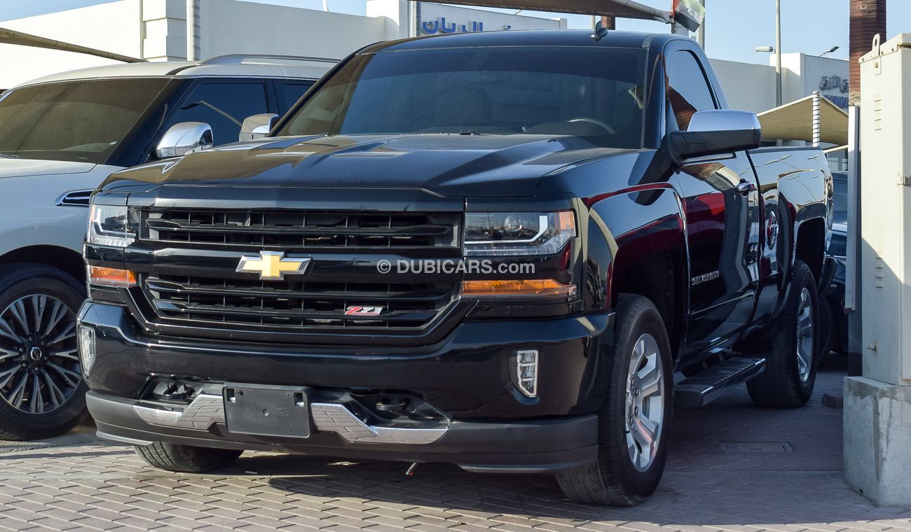 Used Chevrolet Silverado Z71 LT 2017 for sale in Dubai 367387