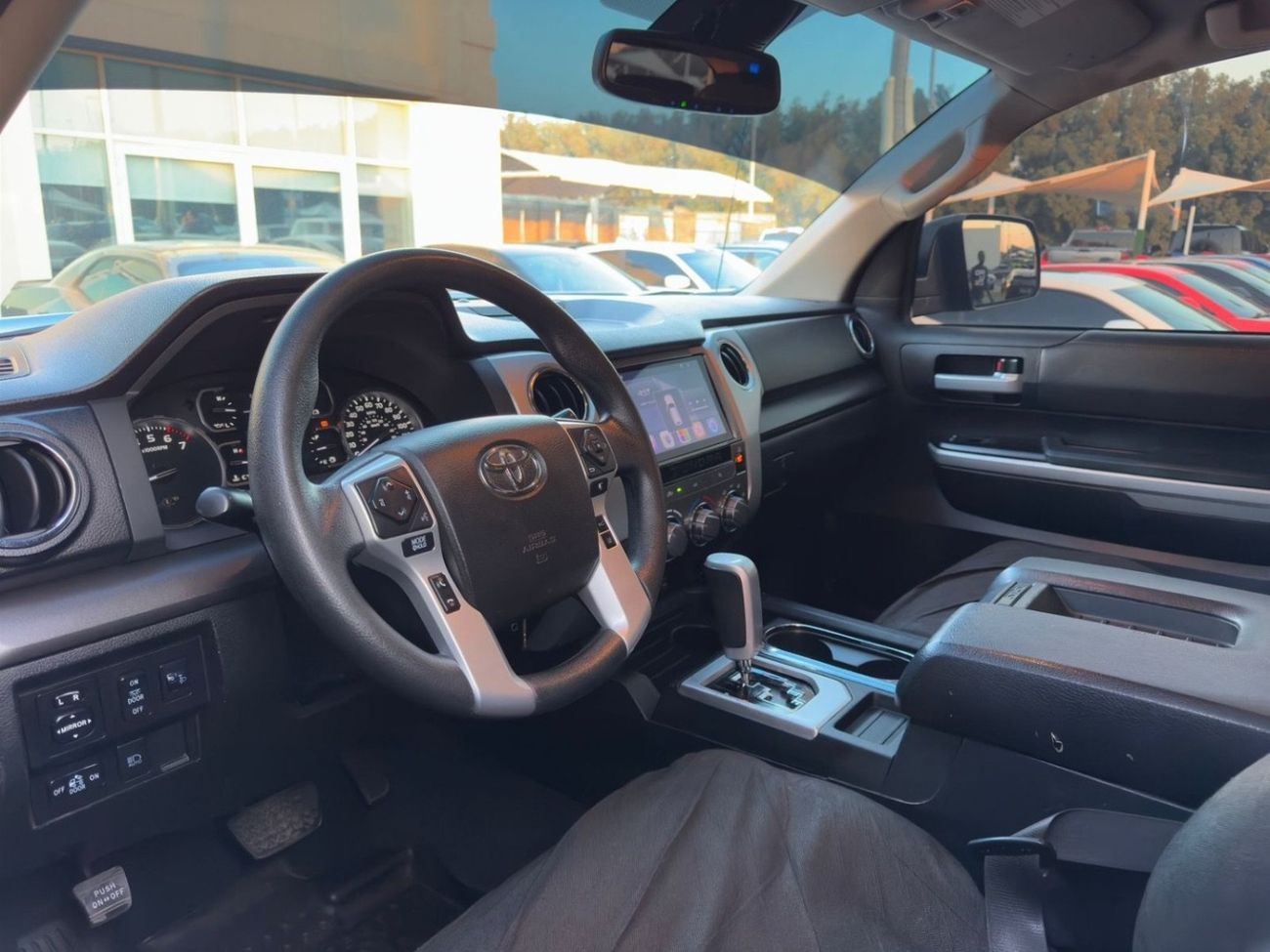 تويوتا تاندرا TOYOTA TUNDRA SR5 TRD 2019 V8  5.7L  i FORCE  Perfect condition  Zero accident