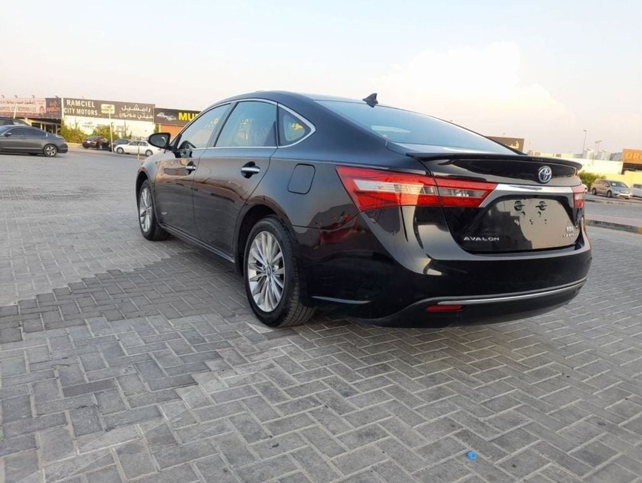 تويوتا افالون Toyota Avalon 2018 limited Hybrid