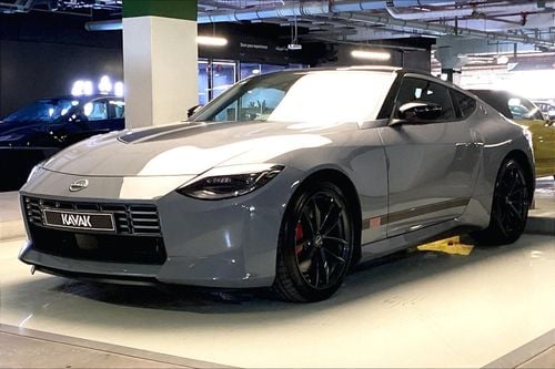 Nissan 400 Z Z Coupe A/T | National Day Celebration | Guaranteed Warranty | 0 Down Payment