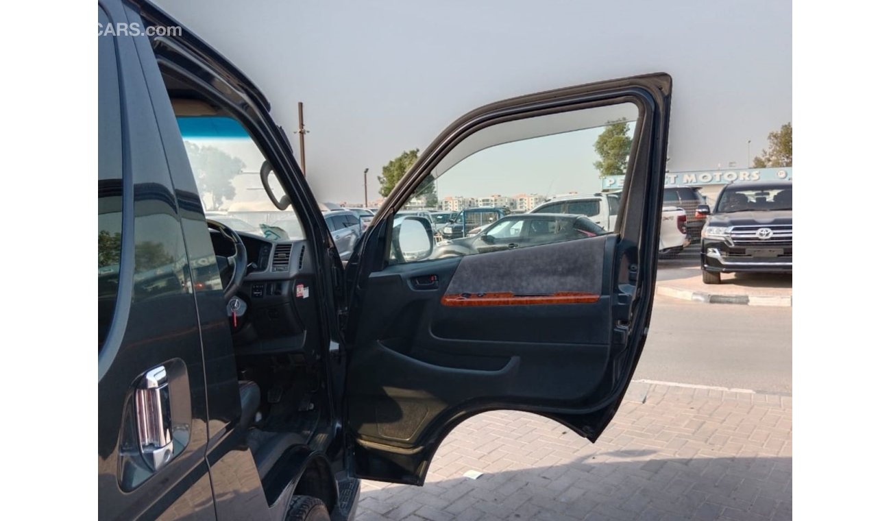 تويوتا هاياس TOYOTA HIACE VAN RIGHT HAND DRIVE(PM1684)