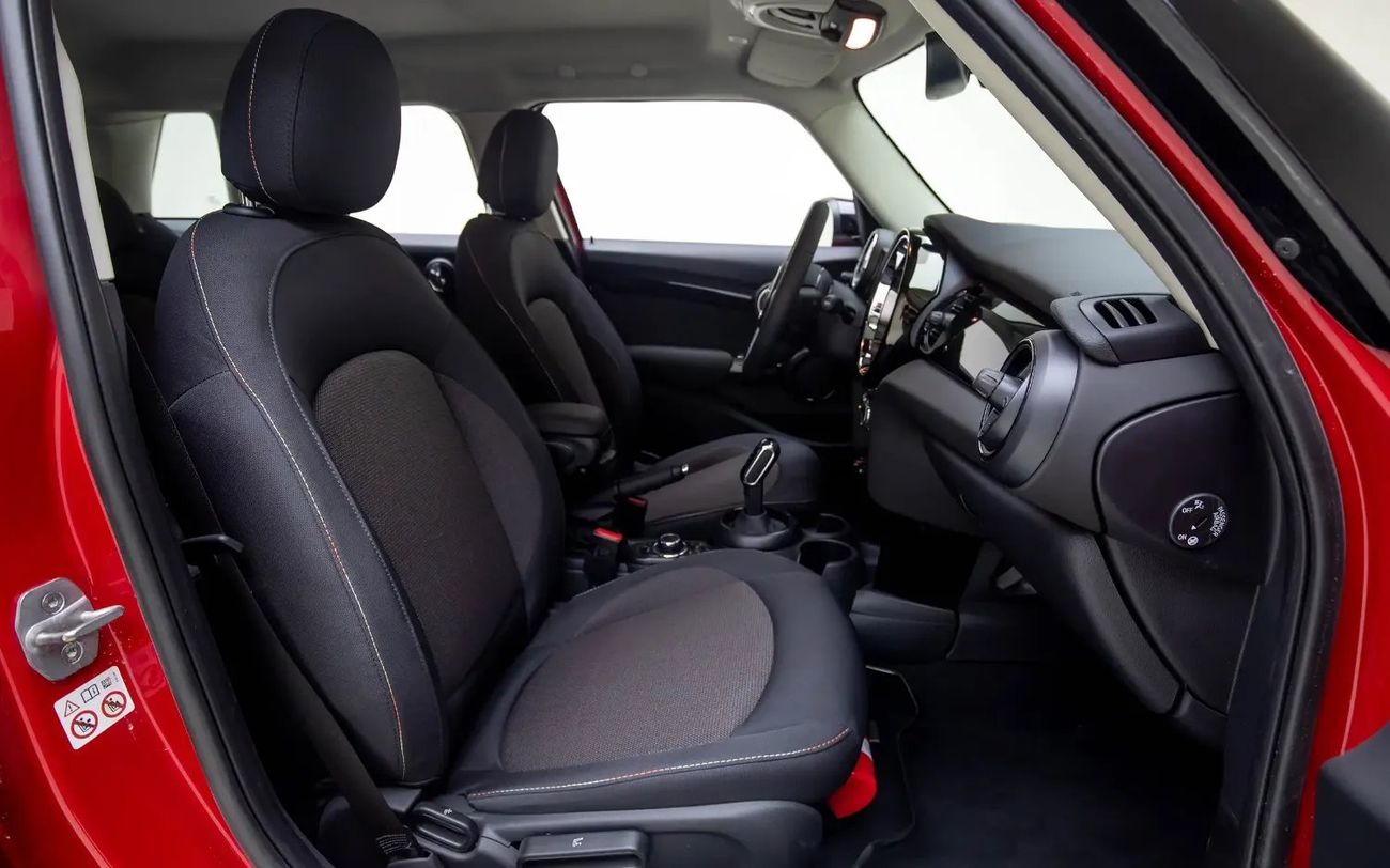 Mini Cooper Std 1.5L (5 Seater) - GCC Spec