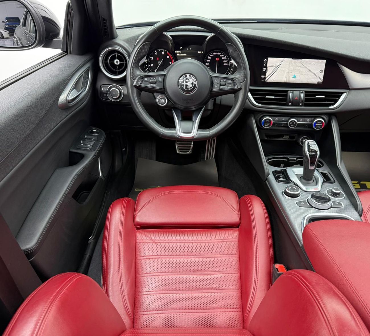 ألفا روميو جوليا 2023 Alfa Romeo Giulia Veloce Q2, 2027 Alfa Romeo Warranty + Service Pack, Excellent Condition, GCC