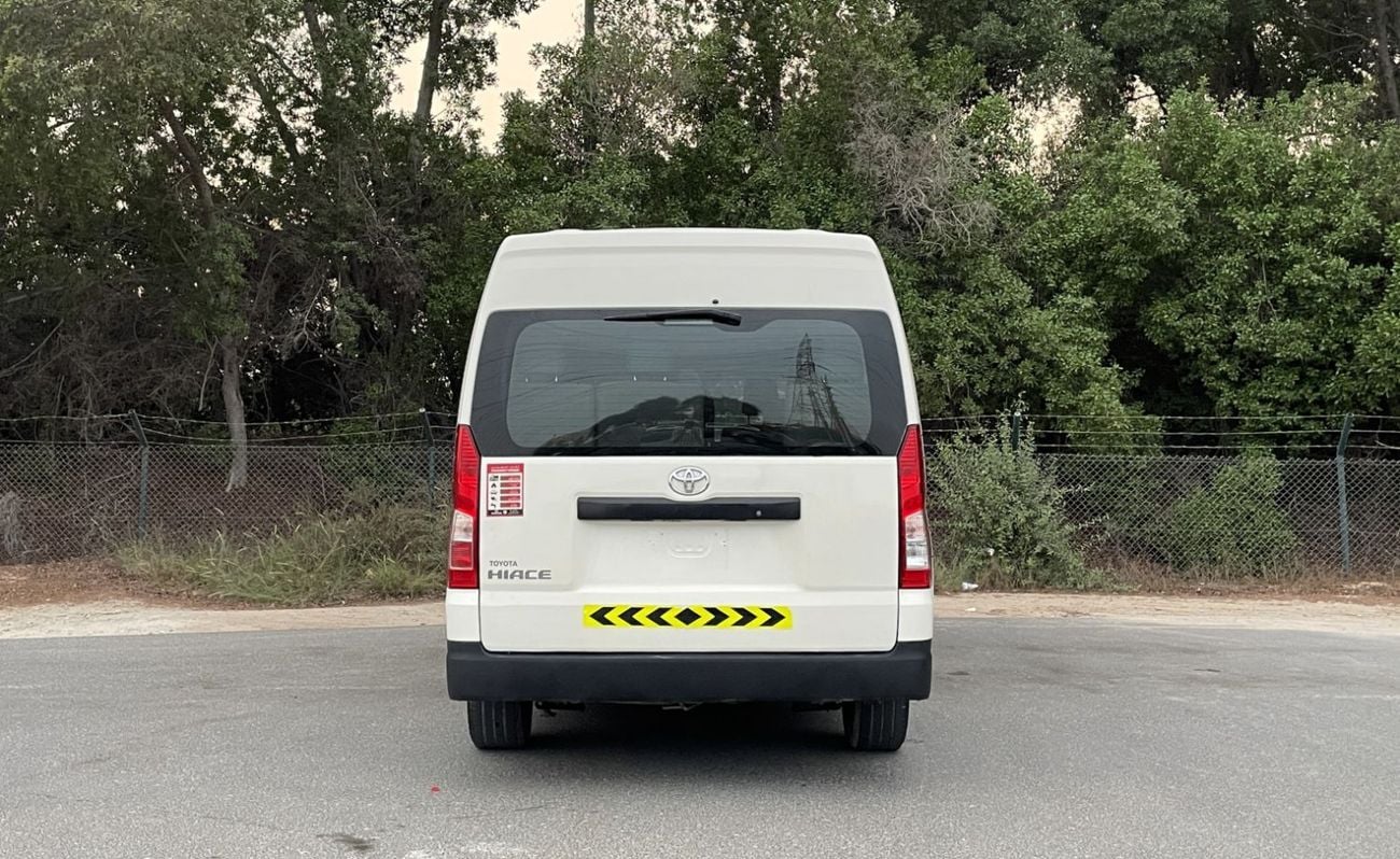 Toyota Hiace GL ACCIDENTS FREE - GCC - V6 - HIGHROOF - PERFECT CONDITION INSIDE OUT