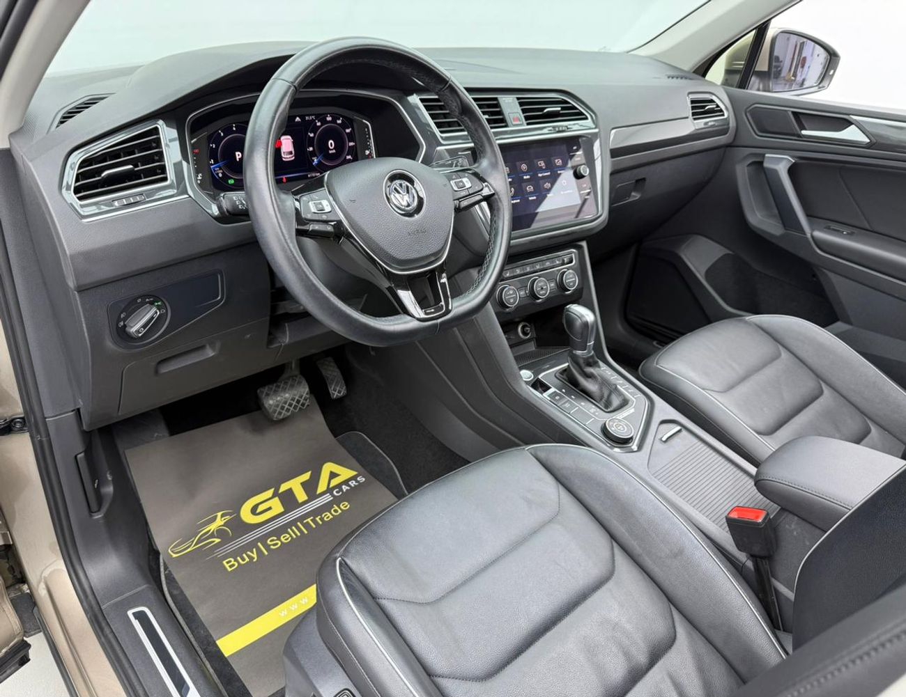 Volkswagen Tiguan SEL 2.0L 2019 Volkswagen Tiguan SEL, Warranty, Full Volkswagen Service History, Excellent Condition,