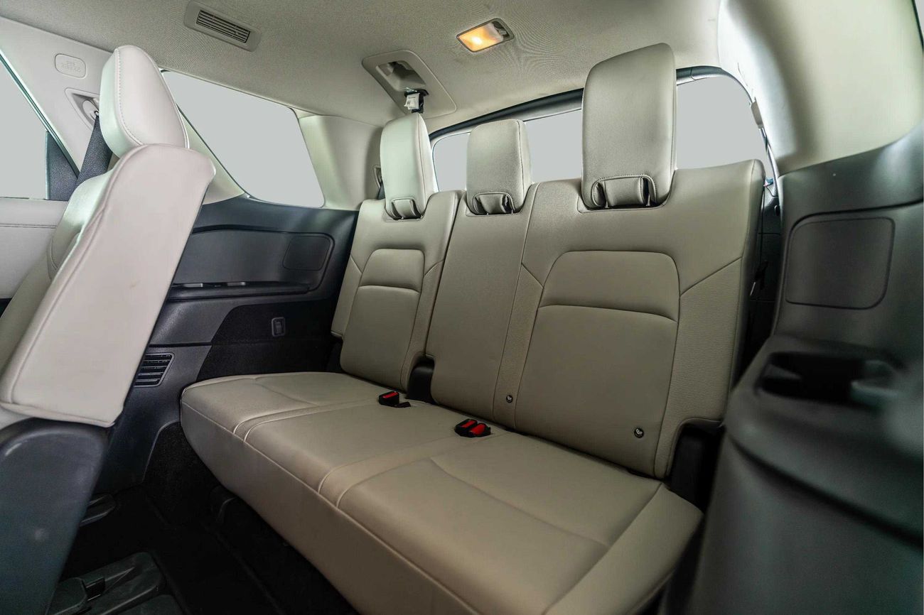 Nissan Pathfinder SV 3.5