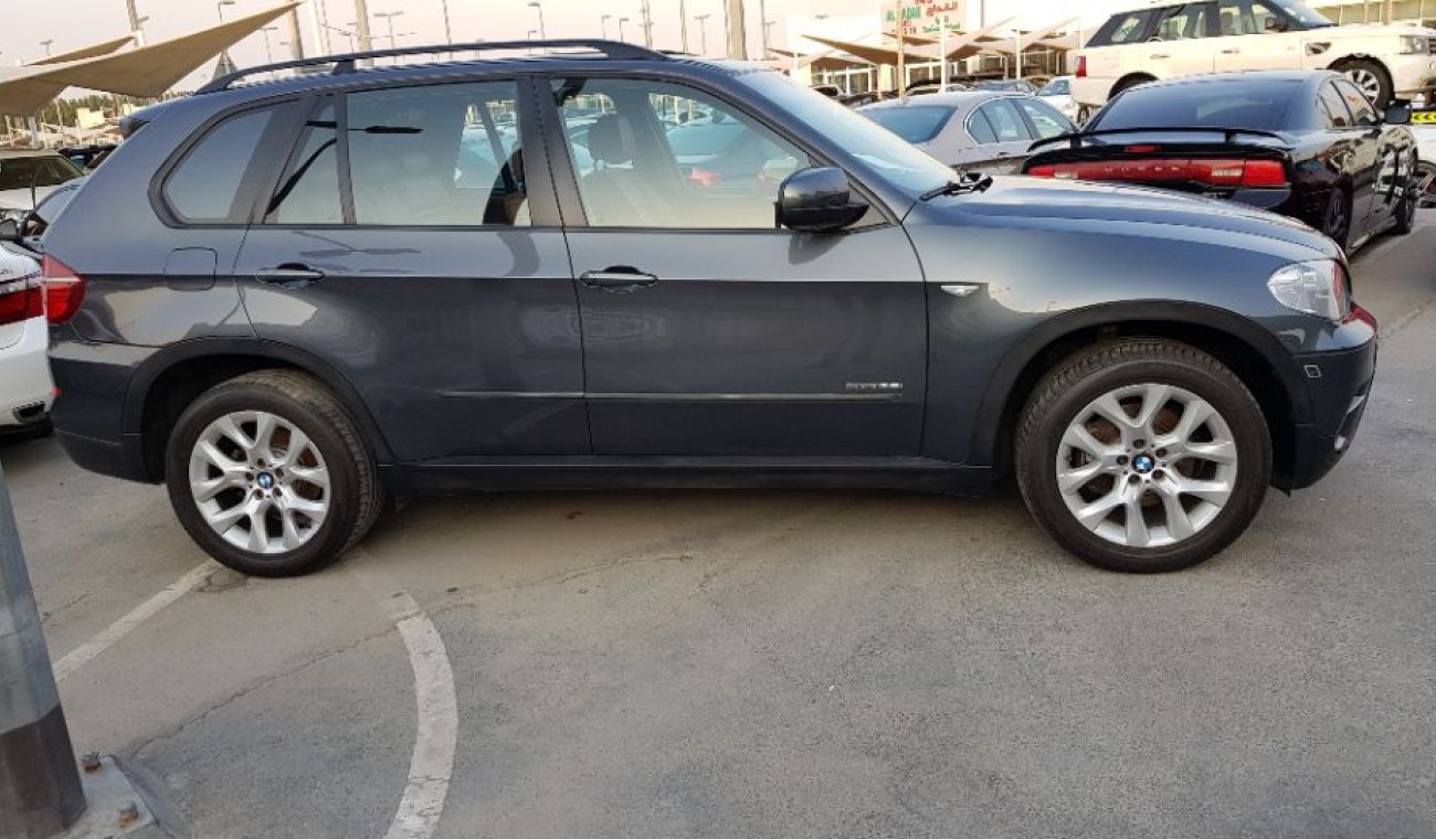 BMW X5 2013 Gcc specs Full options  6 cylinders 3.5xdrive