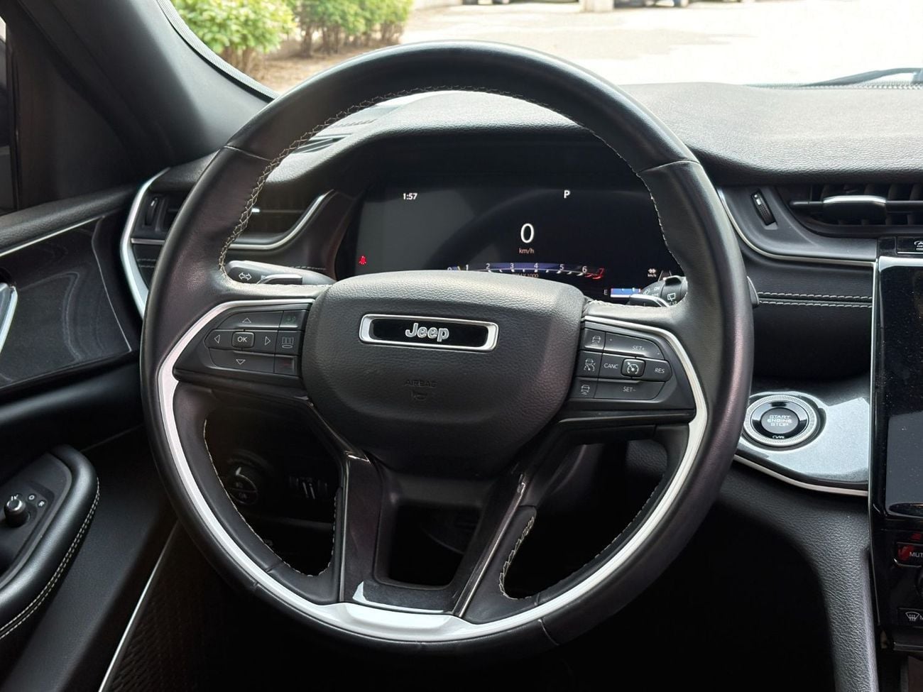 Jeep Grand Cherokee Altitude 3.6L 2022 | GCC SPECS | AED 2,580 PER MONTH | Agency Warranty & Valid Service Contract.