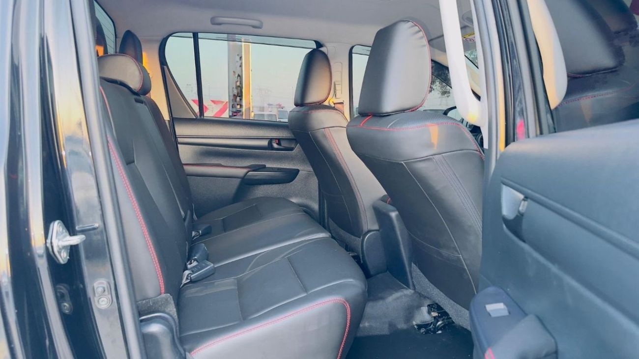 Toyota Hilux DOUBLE CABIN | PREMIUM BULL BAR WITH LED FOCUSED LIGHTS | 2.8L DIESEL | RHD | 2022