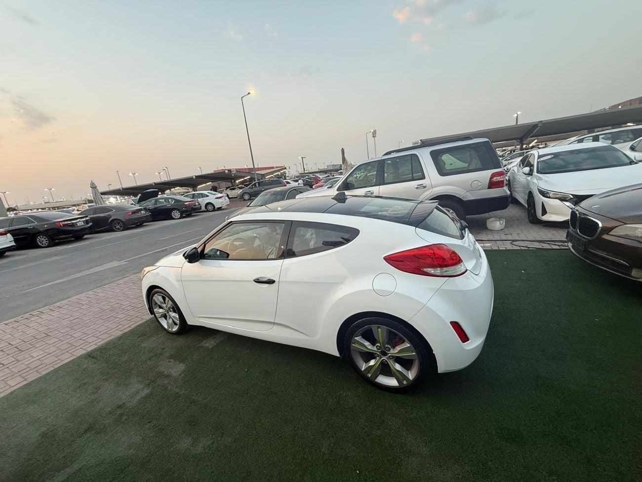 هيونداي فيلوستر GLS SR بانوراما بحاله ممتازه 1.6سي سي
