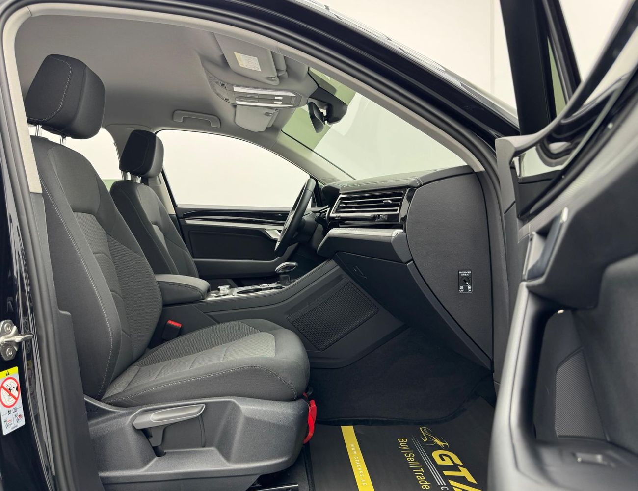 Volkswagen Touareg 3.0T TL (340 HP) 2021 Volkswagen Touareg, 1 Year Warranty, 2027 Agency Service Contract, Agency FSH,