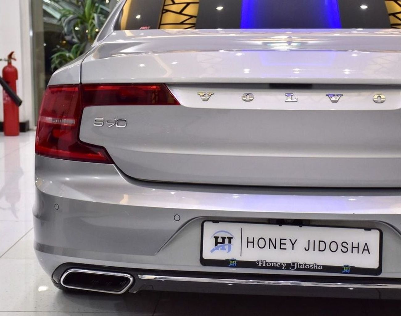 فولفو S90 EXCELLENT DEAL for our Volvo S90 T6 AWD ( 2018 Model ) in Silver Color GCC Specs