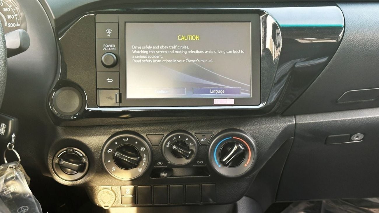 Toyota Hilux GL Toyota Hilux 2.7 petrol Manuel 2025 basic option four wheels