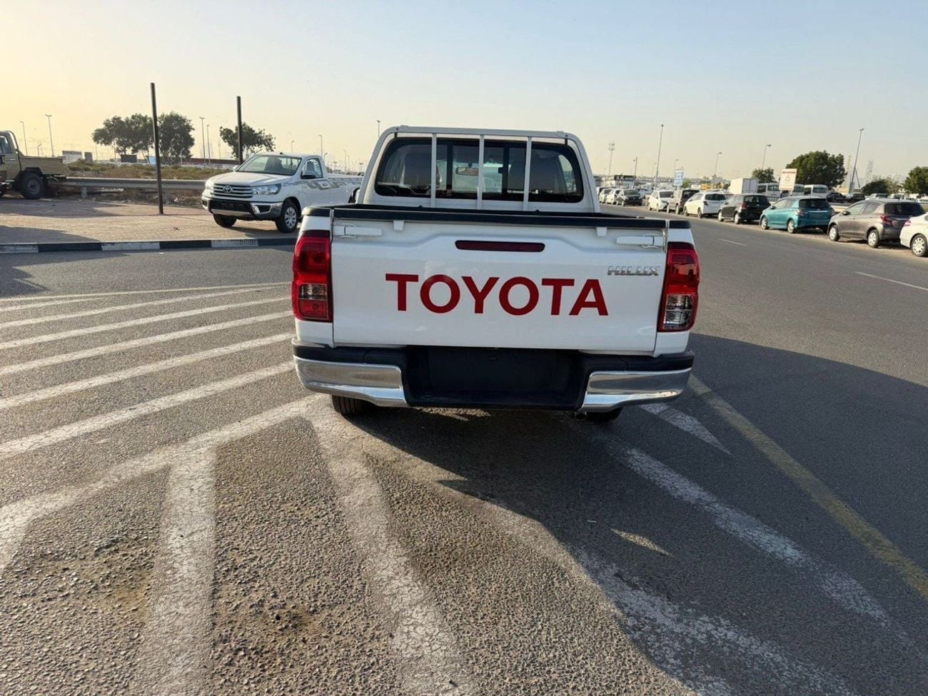 تويوتا هيلوكس Toyota Hilux 2.7 AT 4x2 GCC