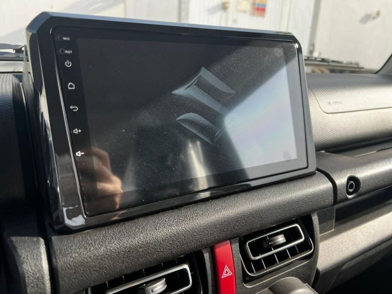 Suzuki Jimny GCC AT 1.5L SUV 4WD // 2023 // FULL OPTION WITH DVD&BACK CAMERA , CRUISE CONTROL // SPECIAL OFFER //