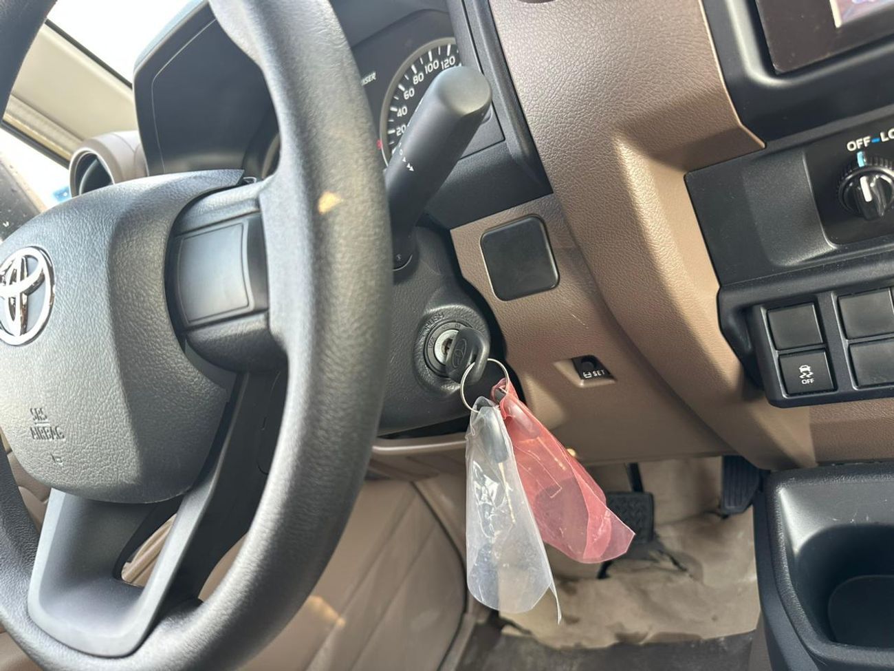 تويوتا لاند كروزر بيك آب Toyota Land Cruiser DC 2.8L DSL. MT 2025 Model Beige GCC