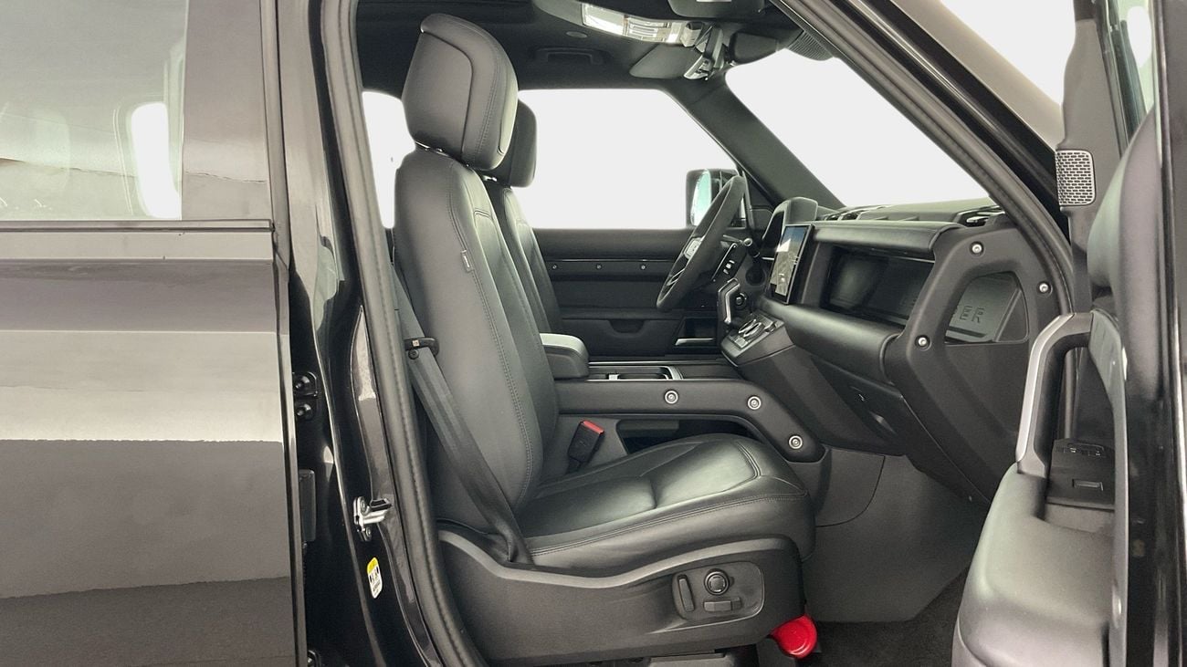 لاند روفر ديفندر 110 V8 | شامل الضمان | 0 ﺪﻔﻋﺓ ﺃﻮﻟﻯ