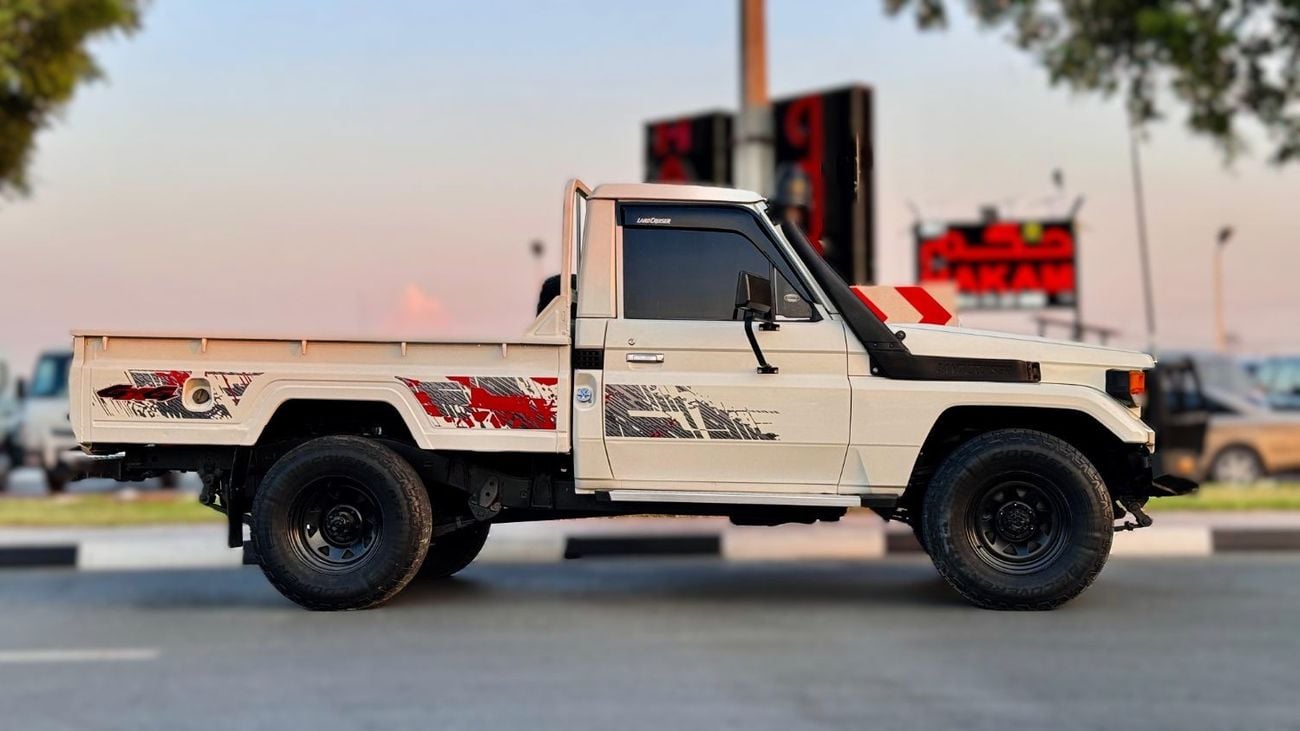 تويوتا لاند كروزر بيك آب SINGLE CABIN | RHD | 1990 | 4.0L DIESEL ENGINE | MAUNAL TRANSMISSION | AIR SNORKEL
