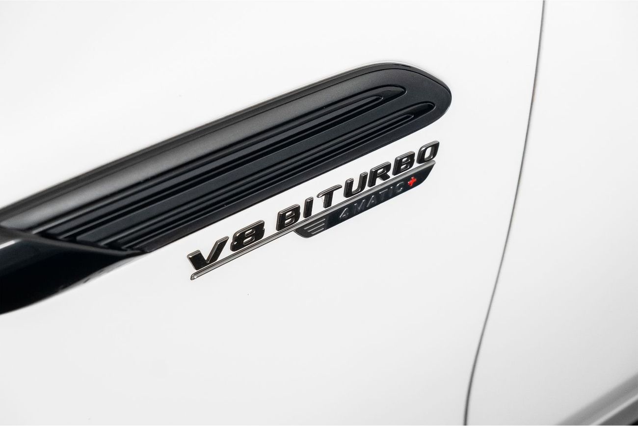 مرسيدس بنز SL 63 AMG Roadster SE Performance