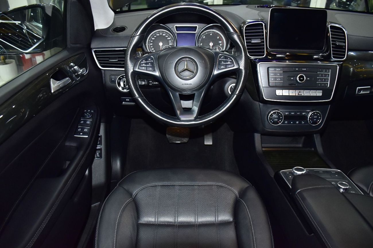 مرسيدس بنز GLS 350 EXCELLENT DEAL for our Mercedes Benz GLS 350d 4Matic ( 2016 Model ) in Black Color European Specs