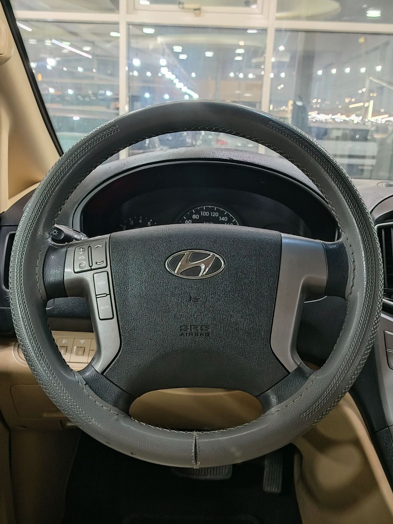 Hyundai H-1 