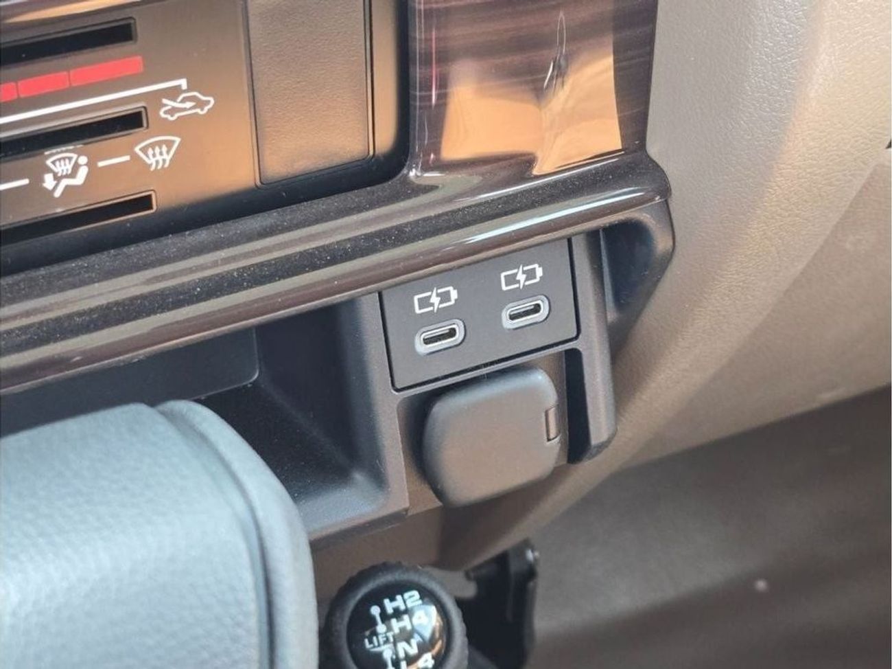 تويوتا لاند كروزر بيك آب Toyota Land Cruiser Pickup  4.0L V6, Petrol, 4WD, Model 2025, Color White (Export Price)