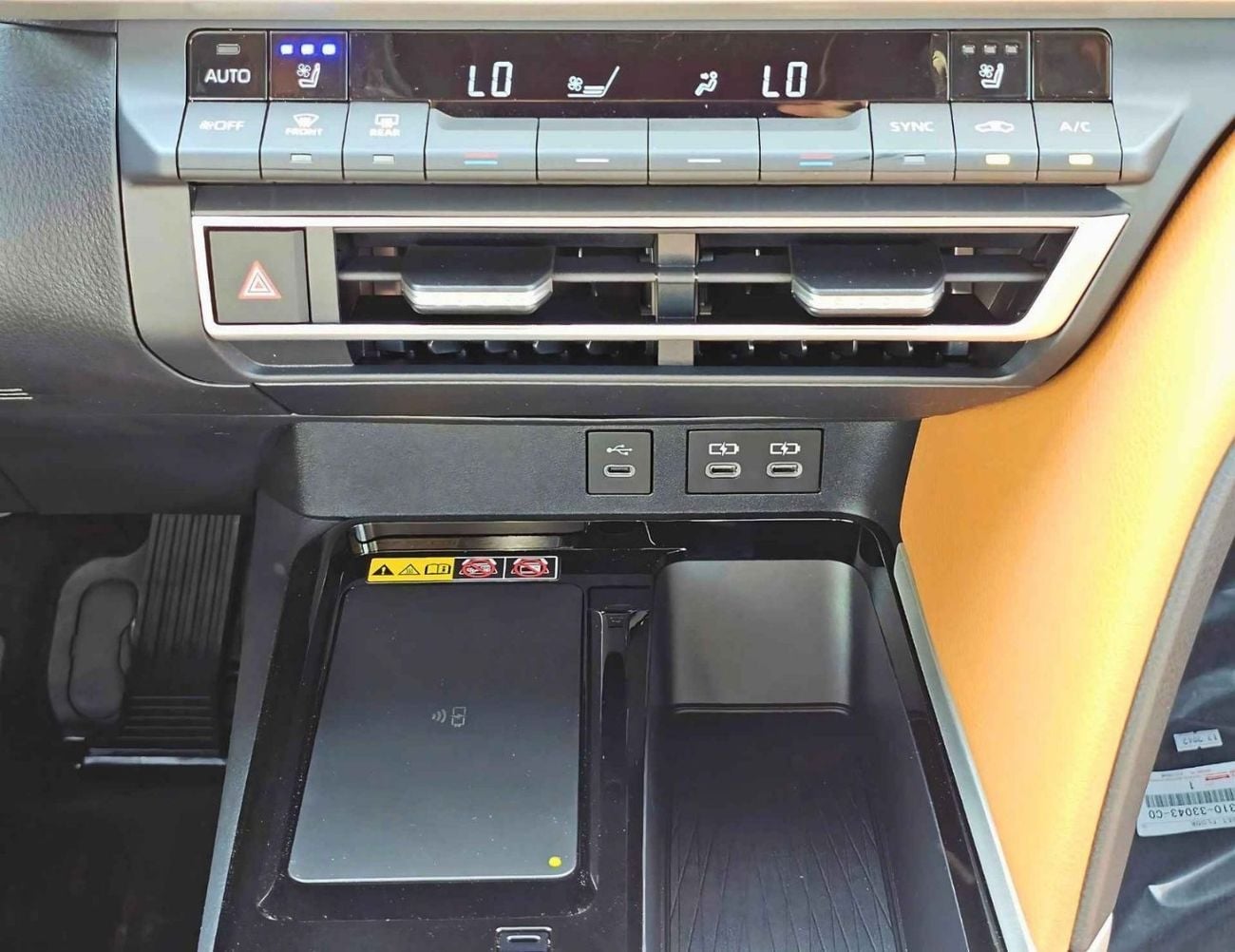 تويوتا كامري GLE TOYOTA CAMRY GLE || RADAR | LEATHER + ELECTRIC SEAT | DUAL AC | 1 CAM PANORAIC ROOF | PETROL AT 2.5L