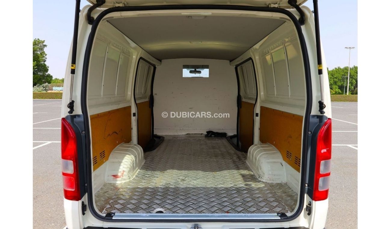 Toyota Hiace GL - Standard Roof M/T - Petrol | GCC Specs - Well Maintained Dry Delivery Van