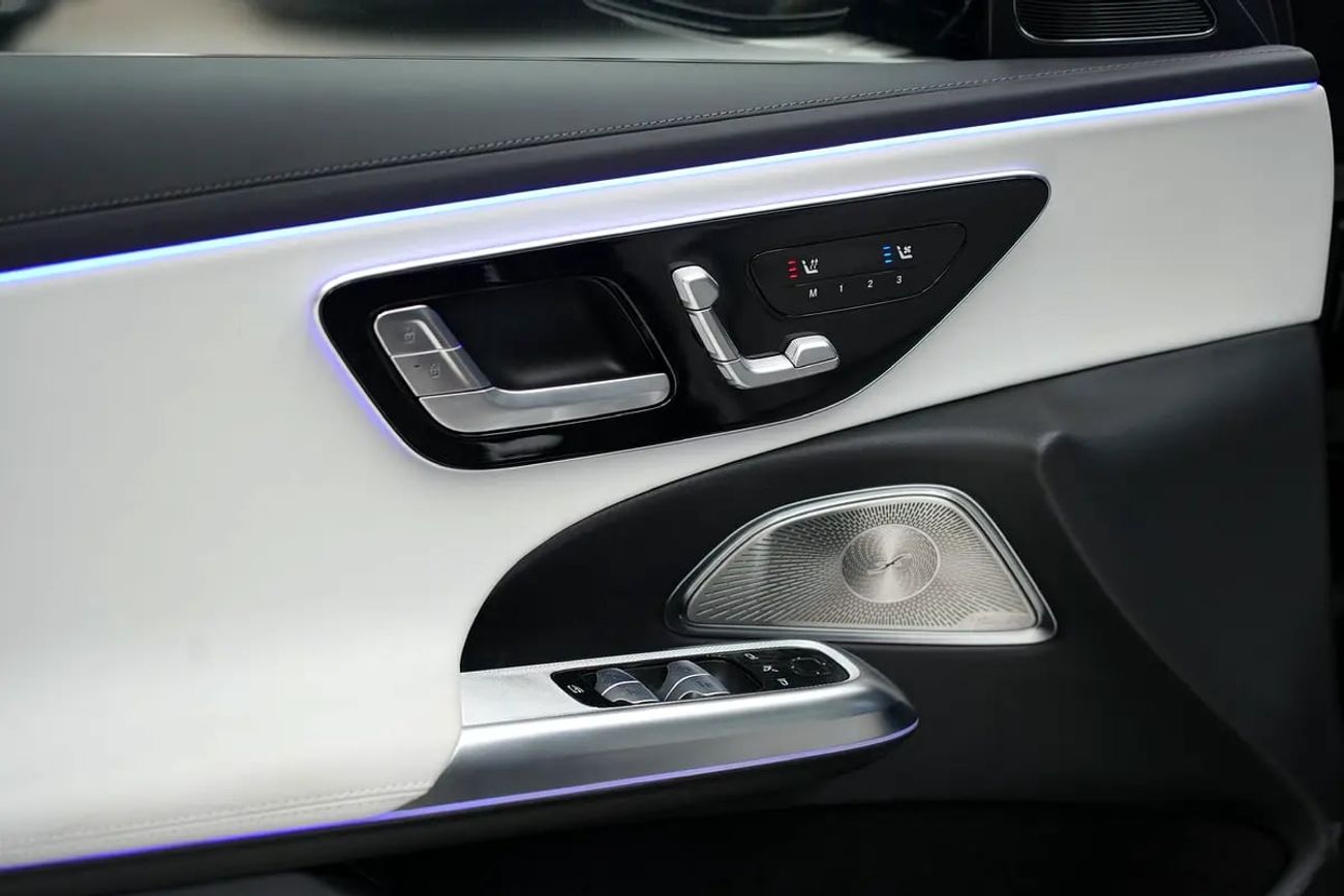 Mercedes-Benz E300 E 300 | GCC 0km | Agency Warranty | AMG Package