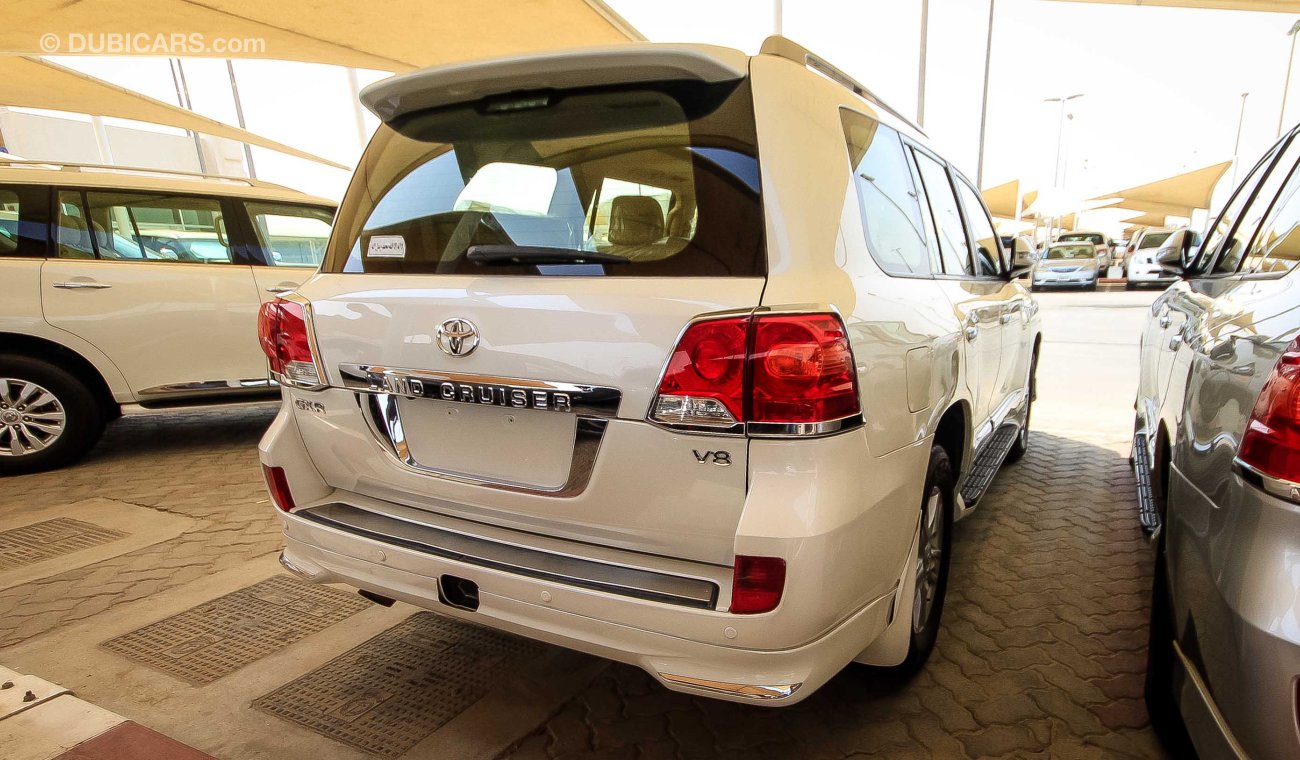 Toyota Land Cruiser GX.R V8 - Full Option - 0% Down payment