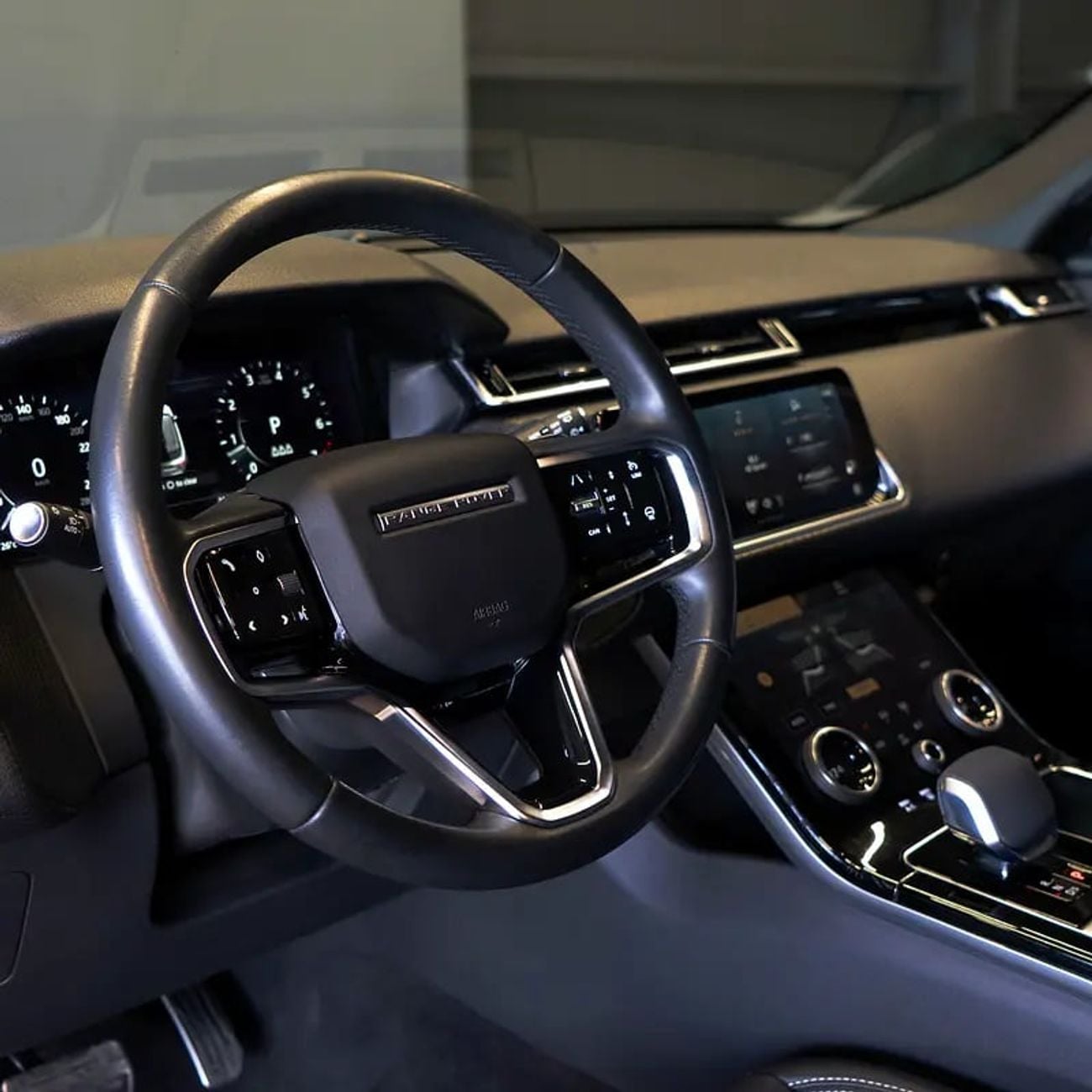 Land Rover Range Rover Velar P250 2.0L (246 HP) AED 3,353 pm • 0% Downpayment • Range Rover Velar P250 S • 1 Year Warranty