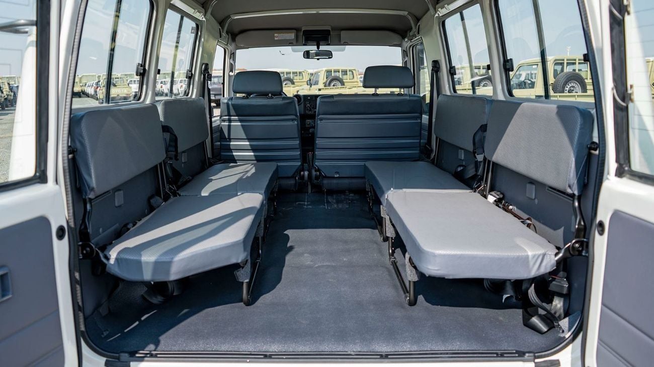 Toyota Land Cruiser 70 Lc 78 hard top 3 door