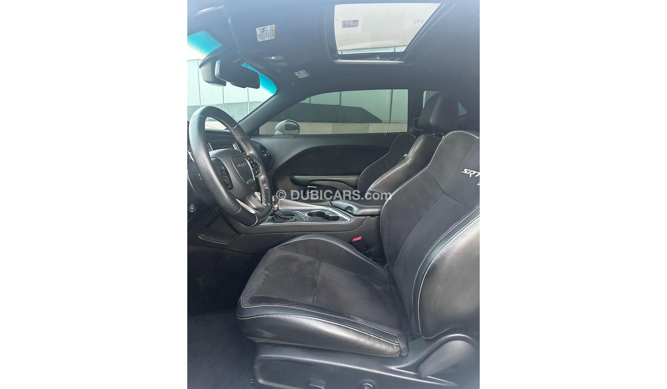 دودج تشالينجر SRT هيلكات عريضجسم