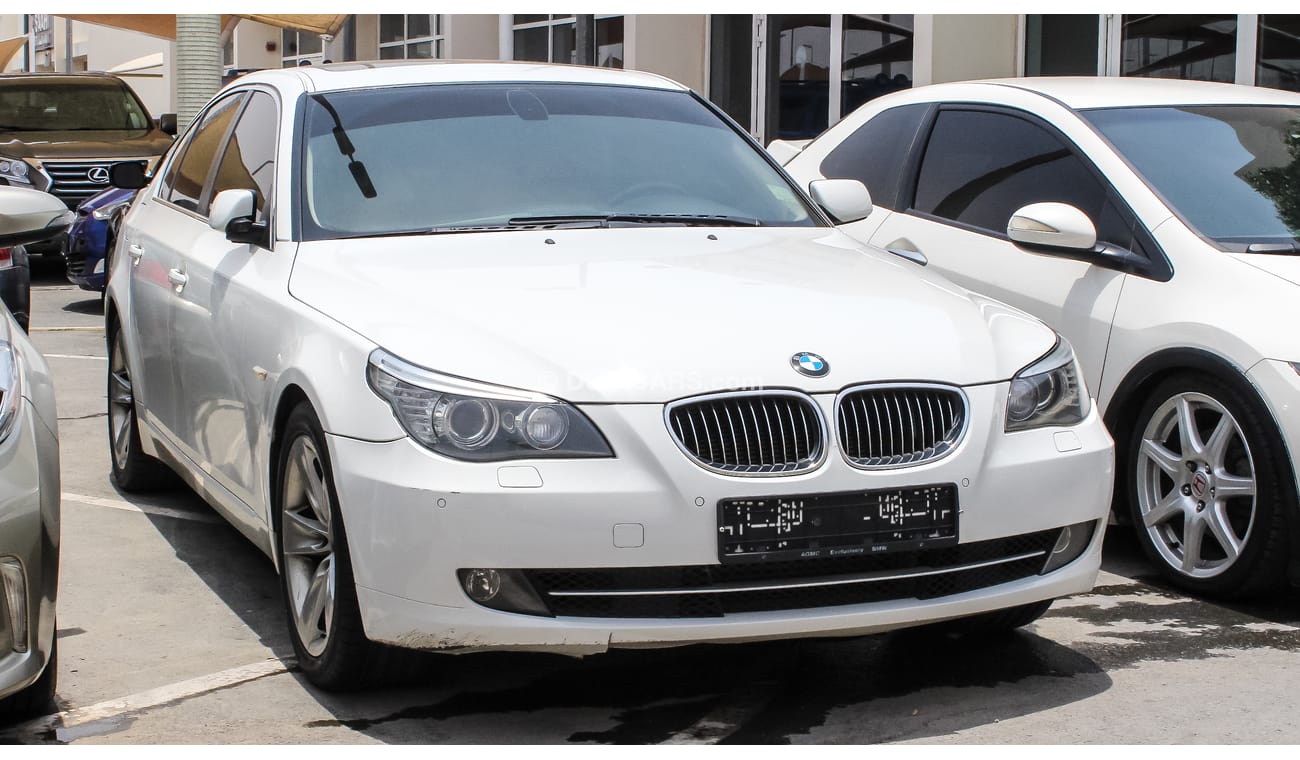 BMW 530i 2009 model Gulf specs Full options  sunroof DVD leather interiors