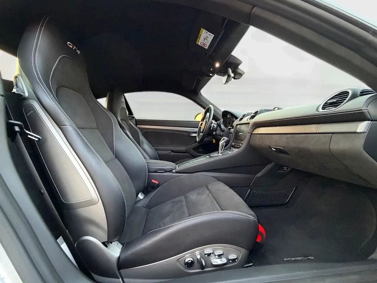 Porsche 718 Cayman GT4 UNDER AGENCY WARRANTY | FULL AGENCY HISTORY | GCC