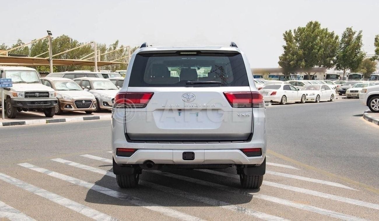 تويوتا لاند كروزر LC300 VXR 3.3D AT MY2024 – SILVER