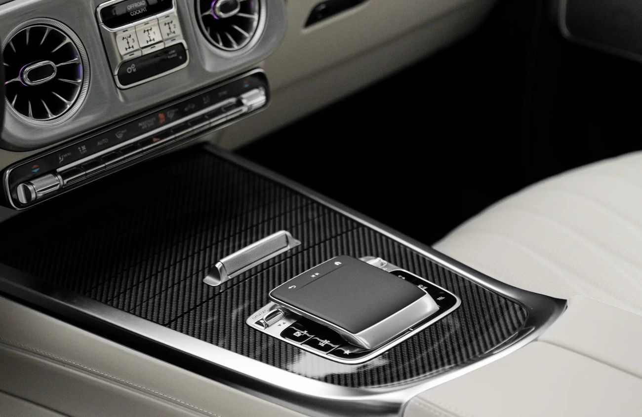 Mercedes-Benz G 63 AMG 4.0L V8 Twin-Turbocharged Engine + eMotor