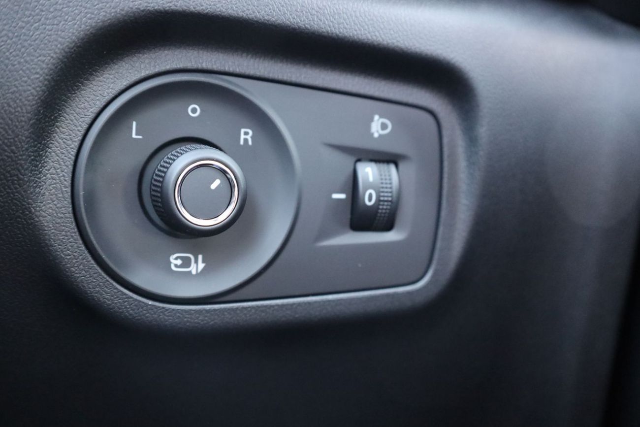 أم جي 5 MG5 1.5L LUXURY MODEL 2025