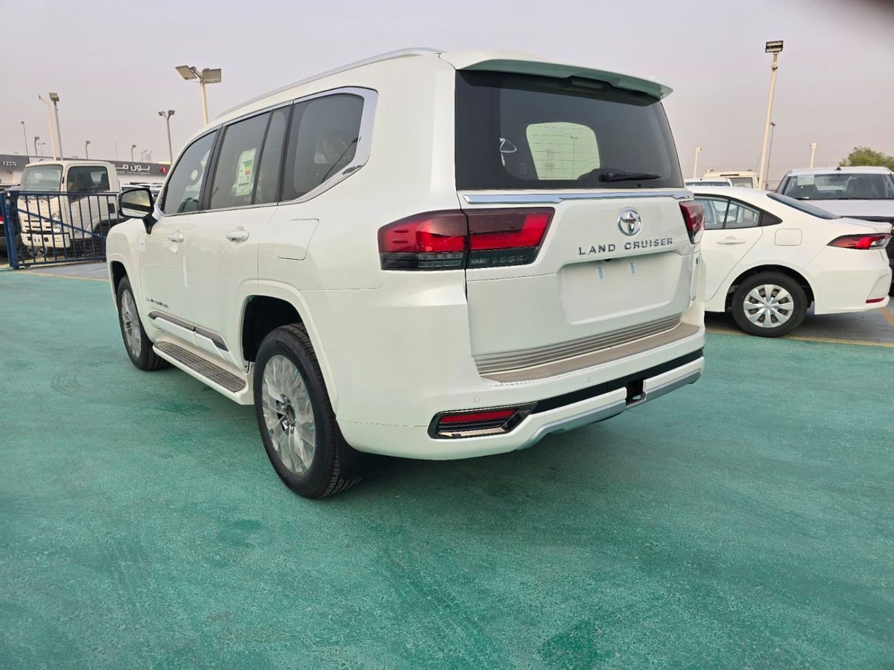 تويوتا لاند كروزر TOYOTA LANDCRUISER VX HYBRID FULL OPTION 2025 MODEL
