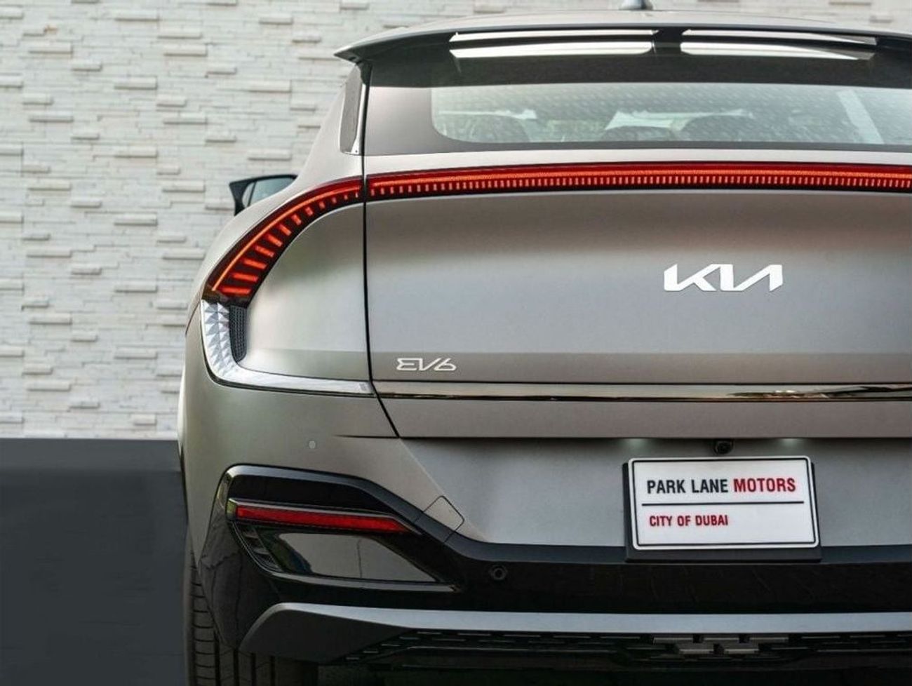 Kia EV6 AED 3,633 PM • 2024 BRAND-NEW EV6 GT EDITION • 410+ KMS DUAL-MOTOR LONG RANGE • 5YEARS KIA WARRANTY