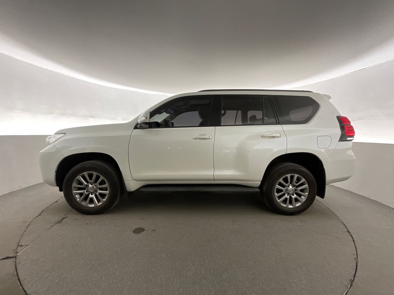 تويوتا برادو GXR | Carnival Sale • UP TO AED 20,000 OFF | شامل الضمان | 0 ﺪﻔﻋﺓ ﺃﻮﻟﻯ