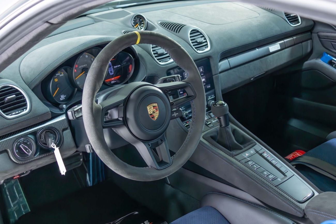 Porsche 718 Cayman GT4 RS 4.0L (493 HP) A/T Brand New-GCC-Weissach Package-Porsche warranty Until 04/2028