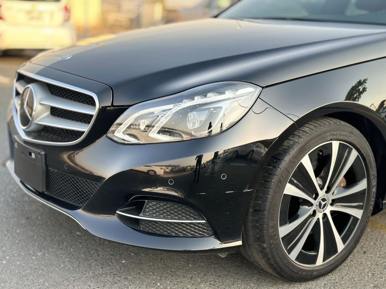 E400 Lettering Used Mercedes Benz E400 Std 2014 for sale in Dubai - 766405