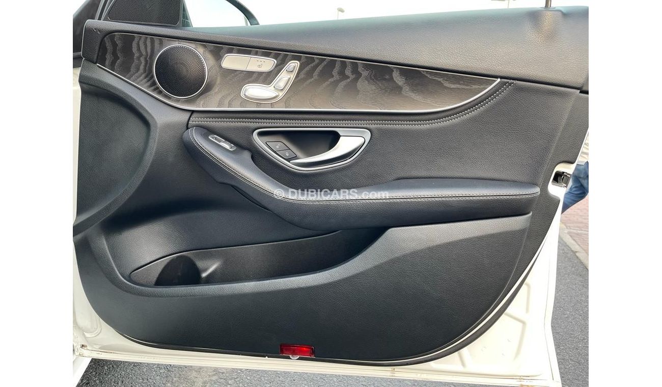 Mercedes-Benz C 300 Std Mercedes C300_Canadian_2015_Excellent_Condition _Full option