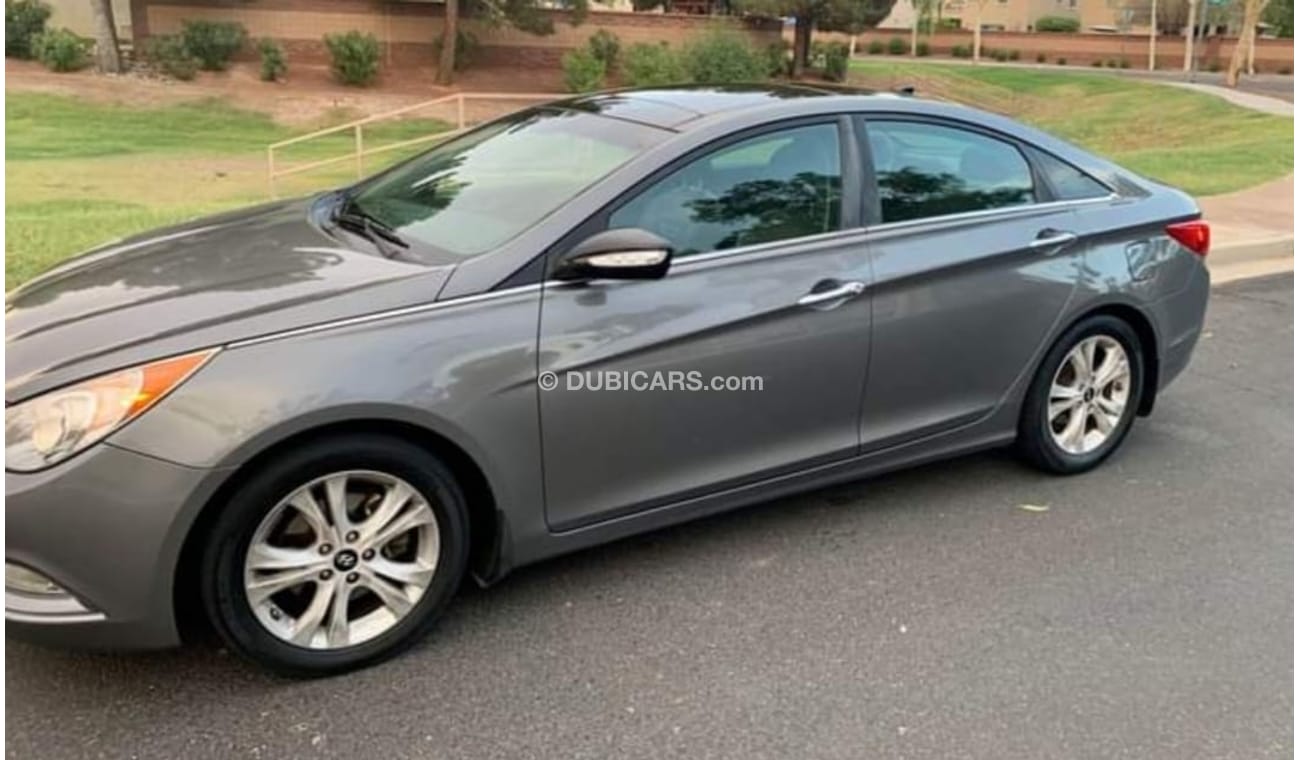 Hyundai Sonata 2013 HYUNDAI SONATA FULL OPTION Panorama IN GREAT CONDITION AND CLEAN FROM INSIDE/OUT