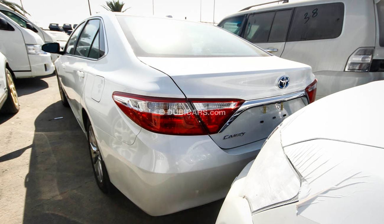 تويوتا كامري XLE