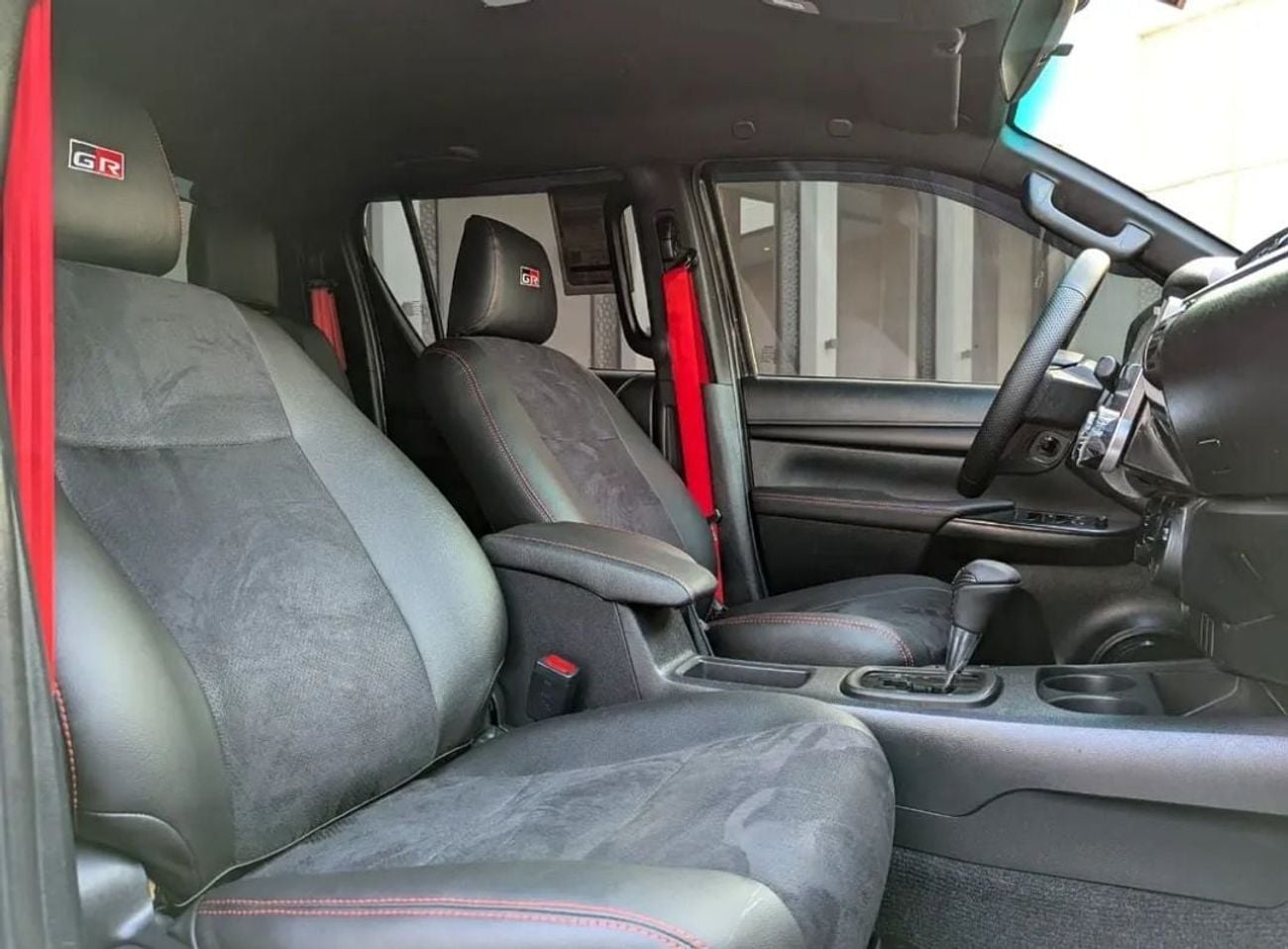 تويوتا هيلوكس Toyota Hilux GR sports 2021Model Facelifted 2025 2.7 v4 petrol Engine Colour Black push start Transm